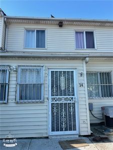 14 Greentree Ln