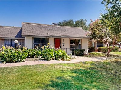 13838 Methuen Green St