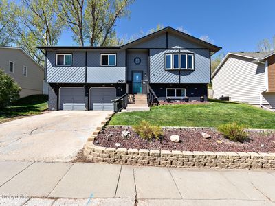 902 Pioneer Ave