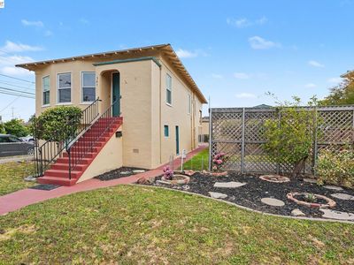 301 Lincoln Ave