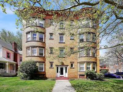 242 Fort Pleasant Ave