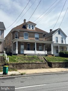 568 & 570 S 2nd St