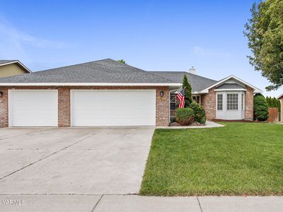 4956 Pear Butte Dr
