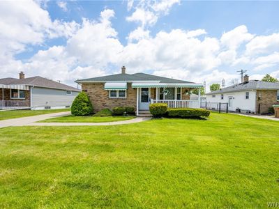 71 Laura Ct