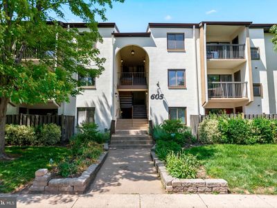 Property at 605 Center St APT T3, Herndon, VA