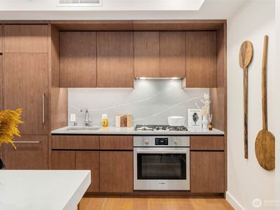 121 Stewart Street #505