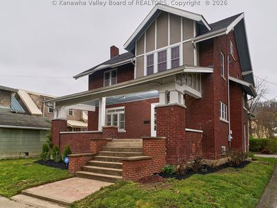 1594 Jackson St