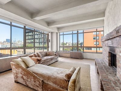 111 Barrow St APT 6C