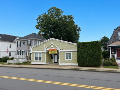 2307 Acushnet Ave
