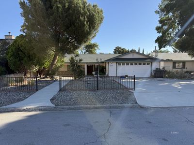 6113 Dogwood Ave