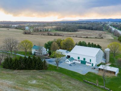 1122 W Trindle Rd