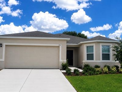 196 Tracy Ct E