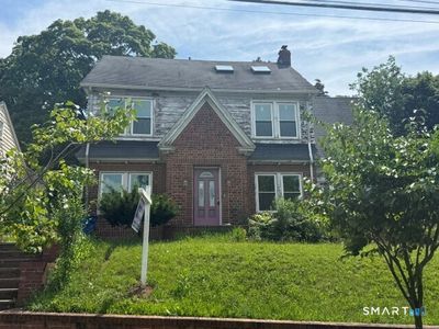 105 Roydon Road