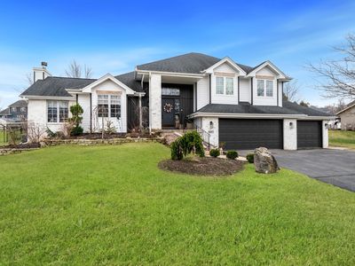 6667 Rolling Hedge Ln