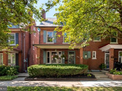230 Pearl St