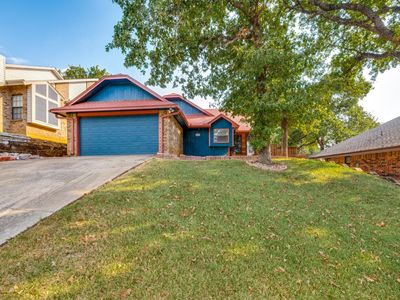 6406 Woods Edge Dr
