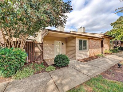 437 Windward Dr SW