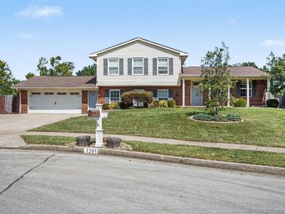 3205 Shoal Lake Dr