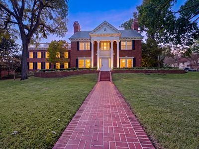 6858 Tokalon Dr