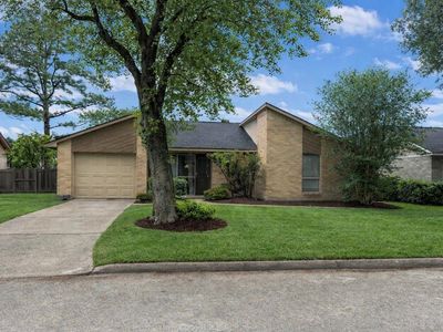 2718 S Brompton Dr