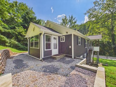 Property at 817 Kanawha State Forest Dr, Charleston, WV