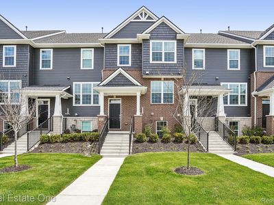 352 N Sydney Ct