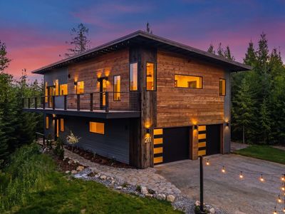211 Daybreak Dr