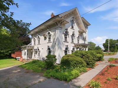 386 Pembroke Street