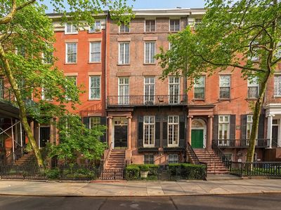 23 Washington Sq N