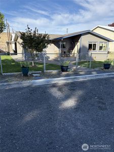 219 N Juniper
