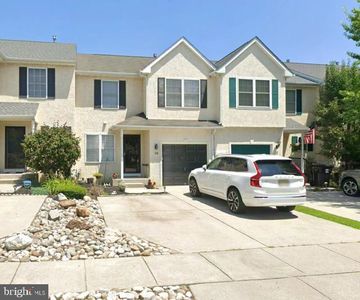 10 Arbour Ln
