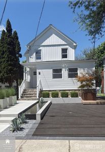 502 W Broad St