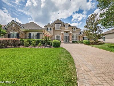 824 E DORCHESTER Drive