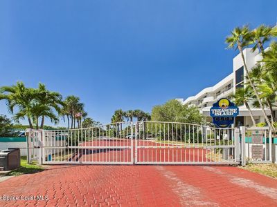 300 Columbia Dr #502-1