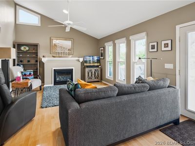 25211 Panarama Ln