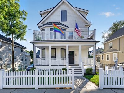 66 Farquhar St #1
