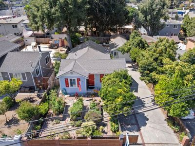 2760 Marlborough Ave