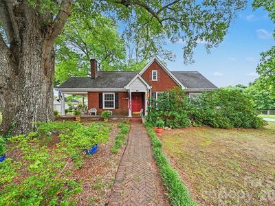 806 S Main Ave