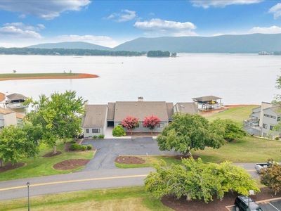897 Ashmeade Rd