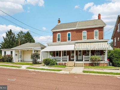 427 W Race St