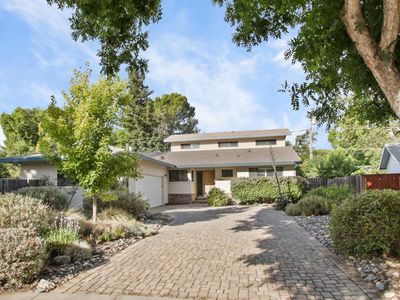 1225 Cedar Pl