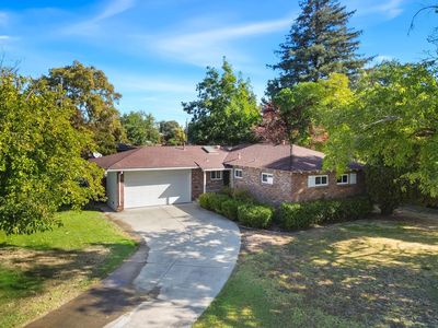 3131 Whitney Ave