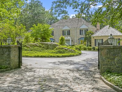 4 Mountain Laurel Dr