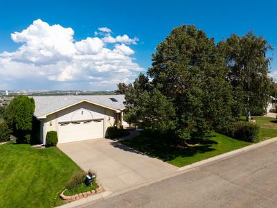 2729 Greenbriar Dr