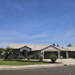 1325 S 28th Dr