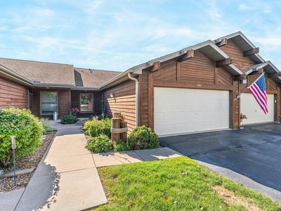806 E River Dr