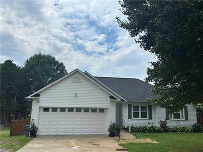 186 Crestview Dr