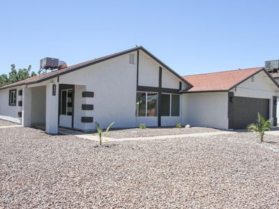 2371 W PARADISE Lane