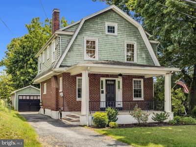 11 Laird St