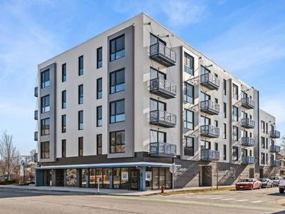 839 Madison St #302